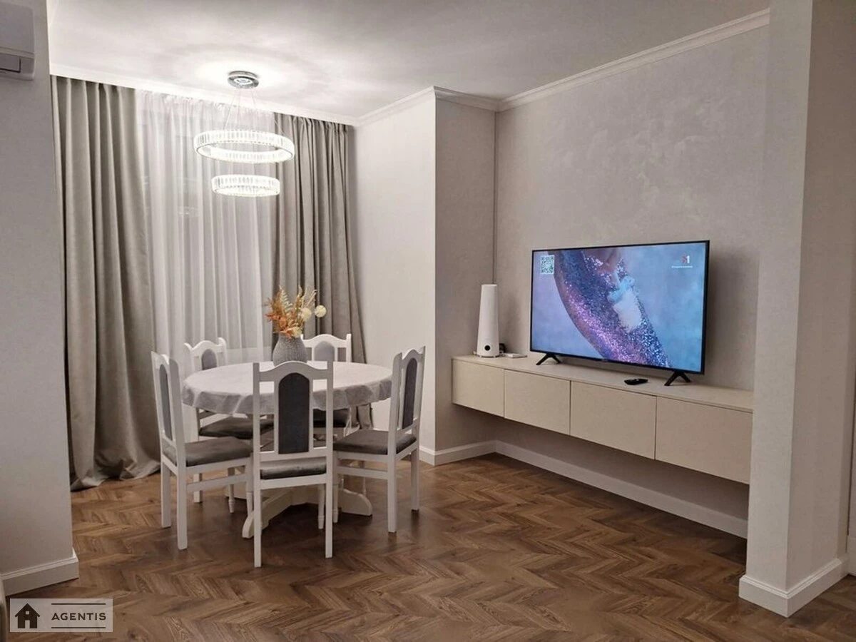 Сдам квартиру 2 комнаты, 90 m², 15 эт./25 этажей. Днепровская набережная, Киев. 