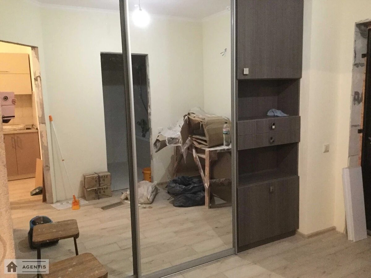 Сдам квартиру 1 комната, 50 m², 19 эт./25 этажей. Ясиневатский, Киев. 