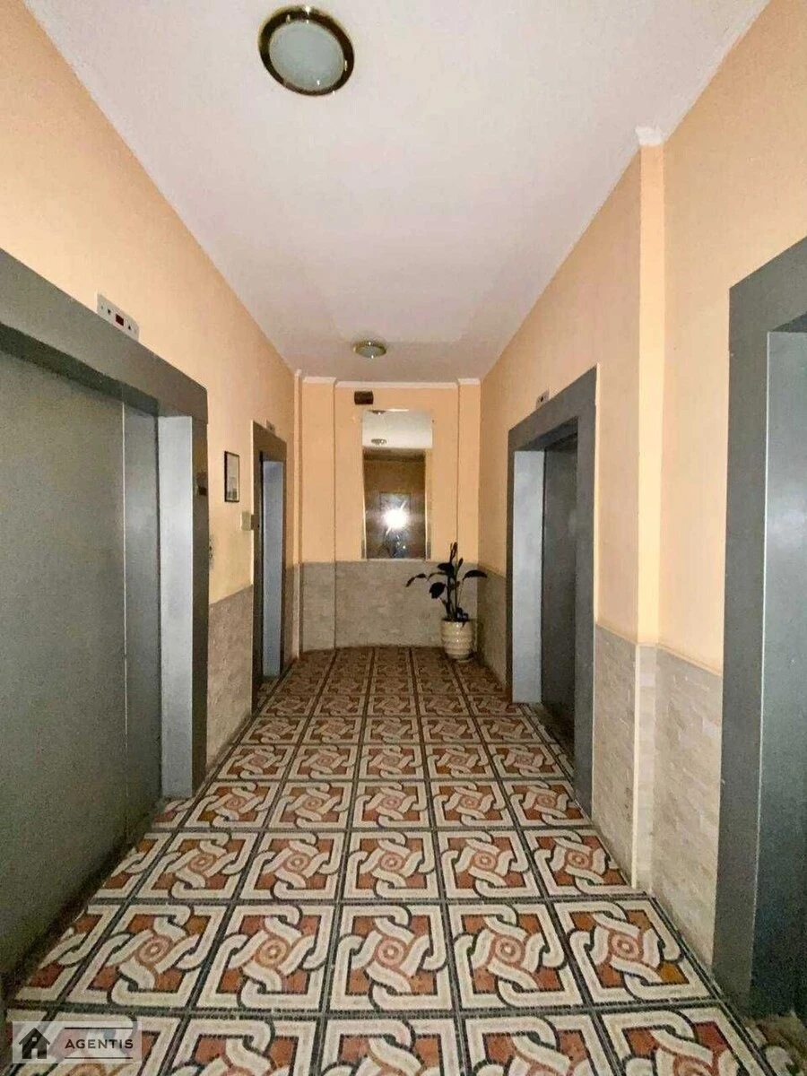 Здам квартиру 3 кімнати, 96 m², 10 пов./22 поверхи. 4, Миколи Амосова вул., Київ. 