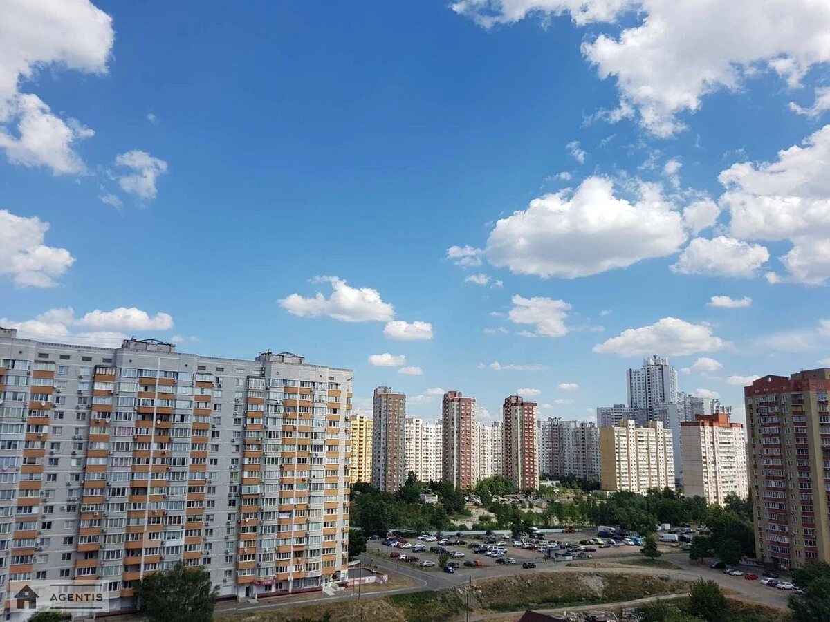 Здам квартиру 1 кімната, 40 m², 12 пов./15 поверхів. 16, Урлівська 16, Київ. 