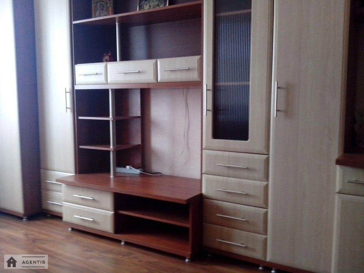 Apartment for rent 1 room, 34 m², 11th fl./16 floors. 24, Svobody 24, Kyiv. 