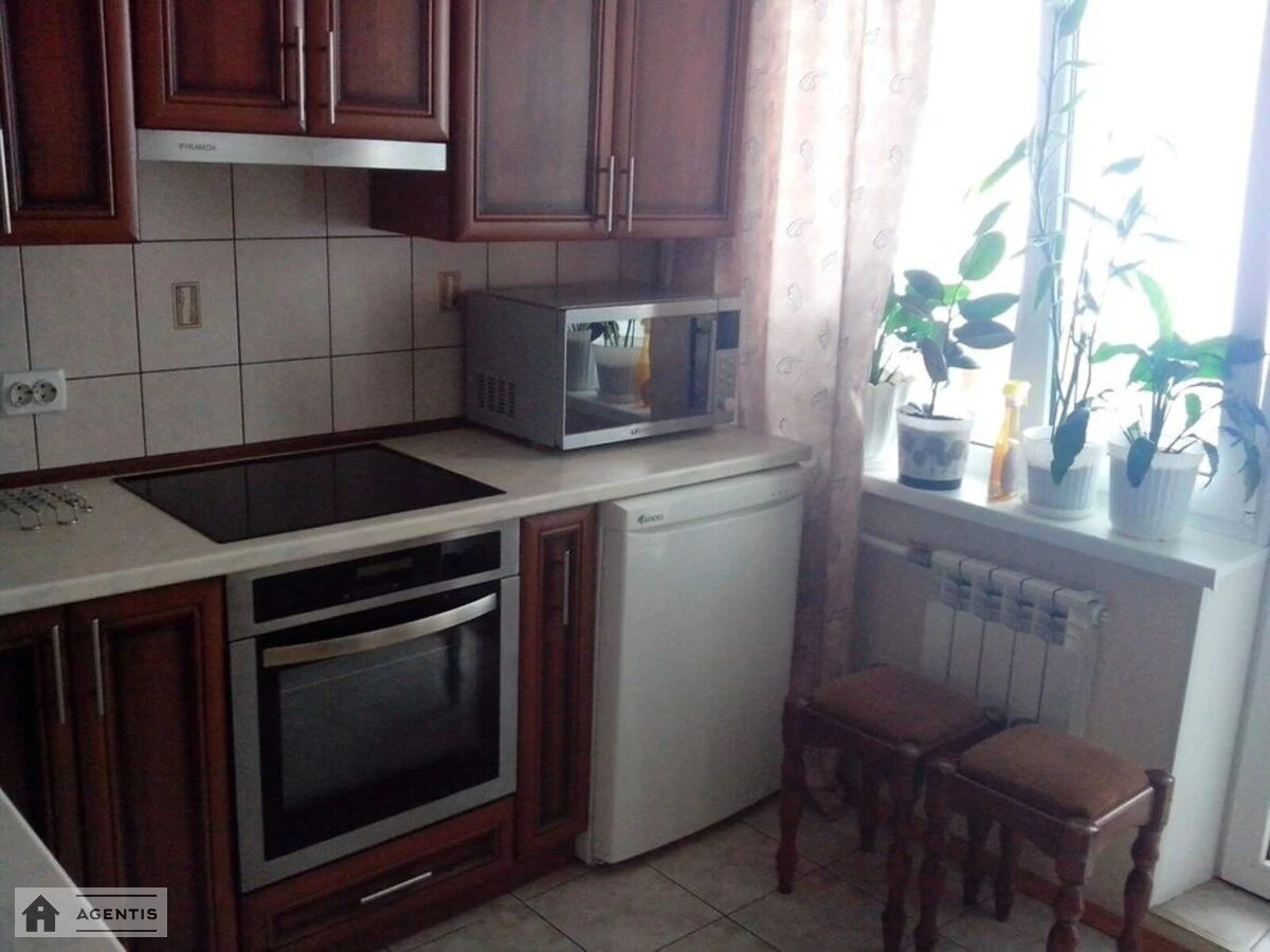 Apartment for rent 1 room, 34 m², 11th fl./16 floors. 24, Svobody 24, Kyiv. 