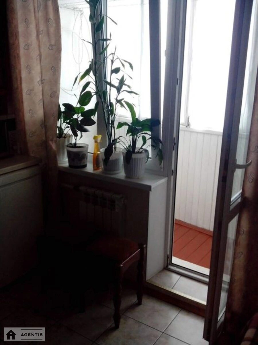 Apartment for rent 1 room, 34 m², 11th fl./16 floors. 24, Svobody 24, Kyiv. 