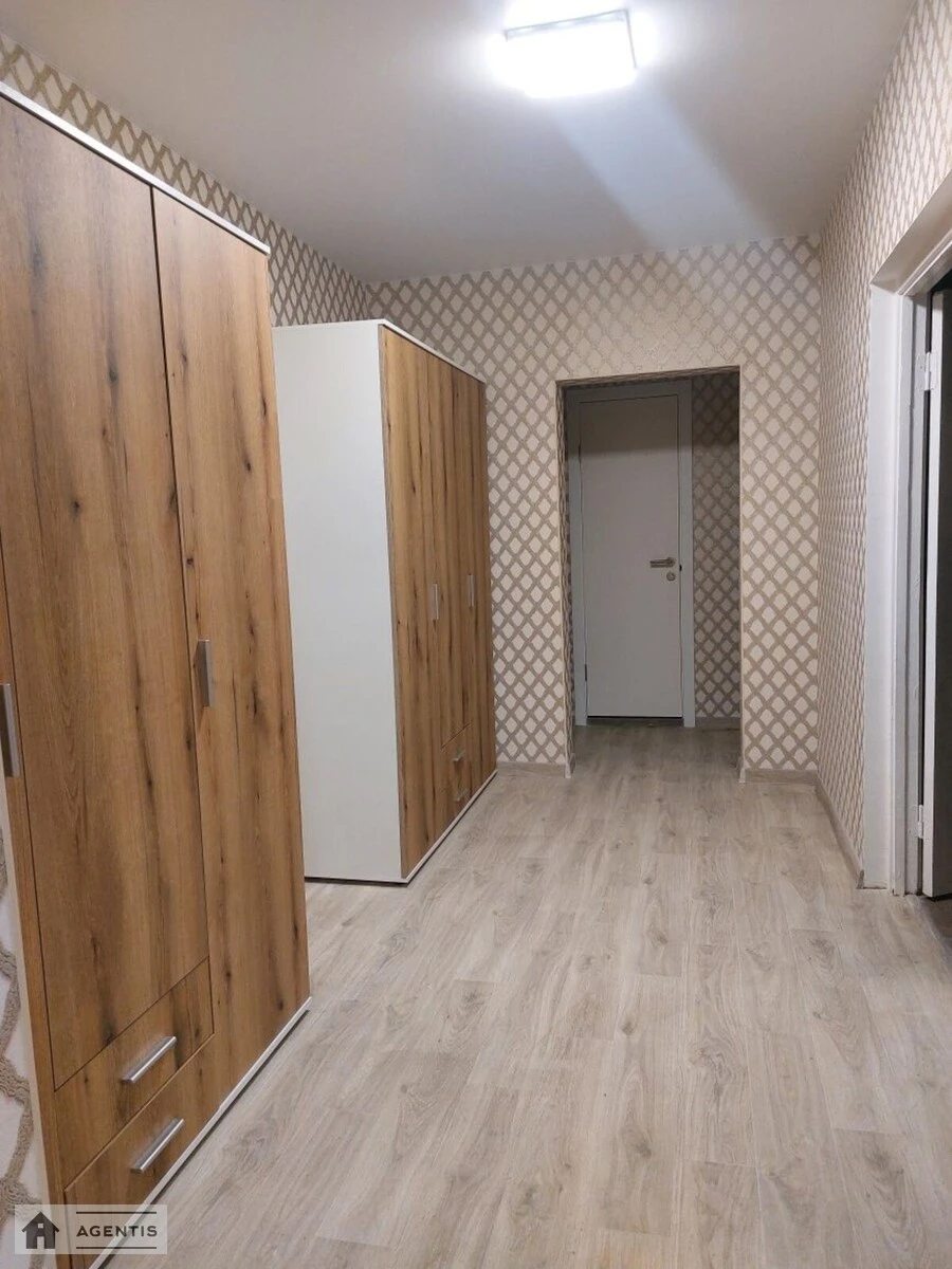 Сдам квартиру 2 комнаты, 75 m², 4 эт./12 этажей. Бориса Гмирі вул., Киев. 