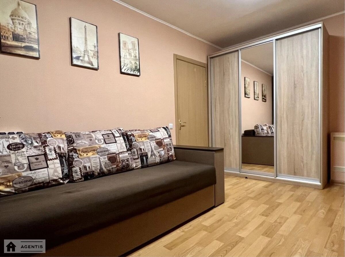 Сдам квартиру 1 комната, 26 m², 1 эт./9 этажей. 7, Миколи Бажана просп., Киев. 