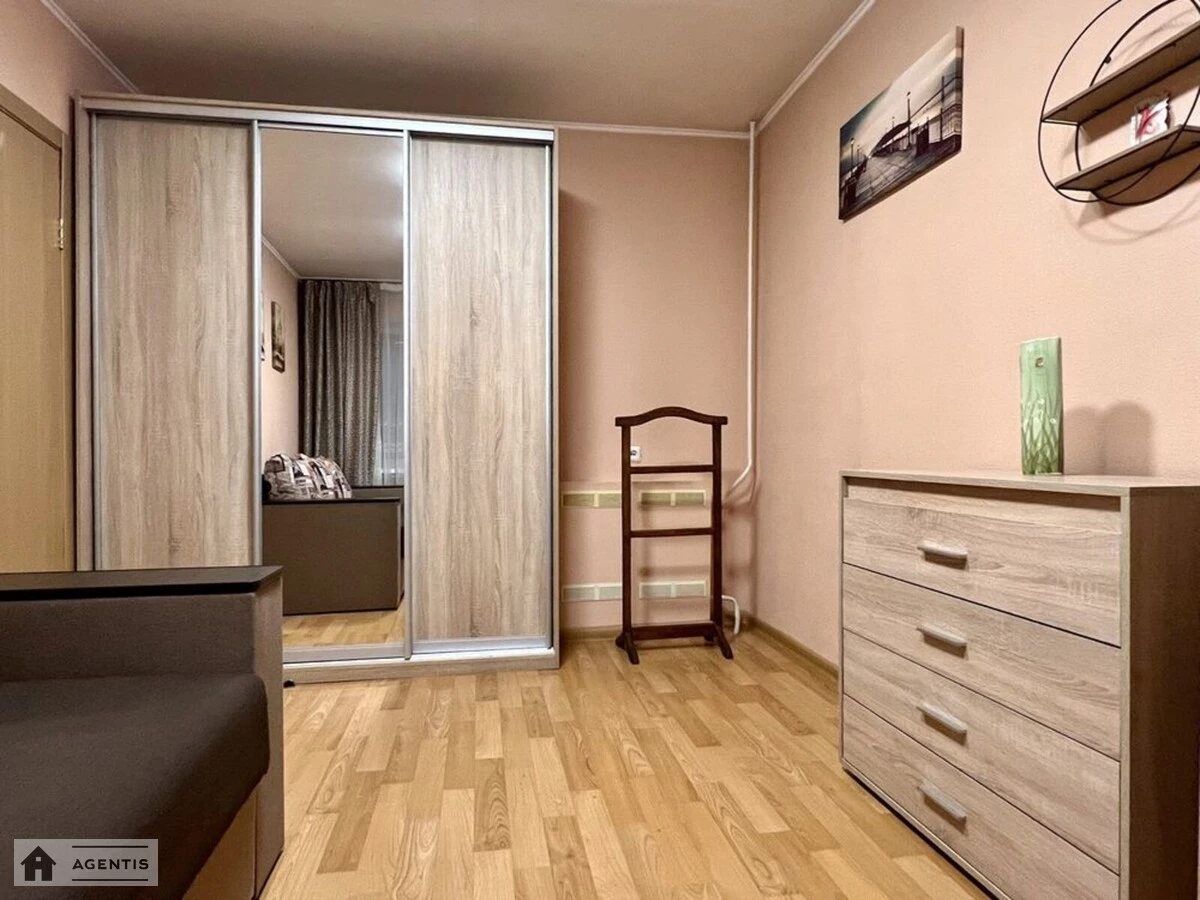 Сдам квартиру 1 комната, 26 m², 1 эт./9 этажей. 7, Миколи Бажана просп., Киев. 