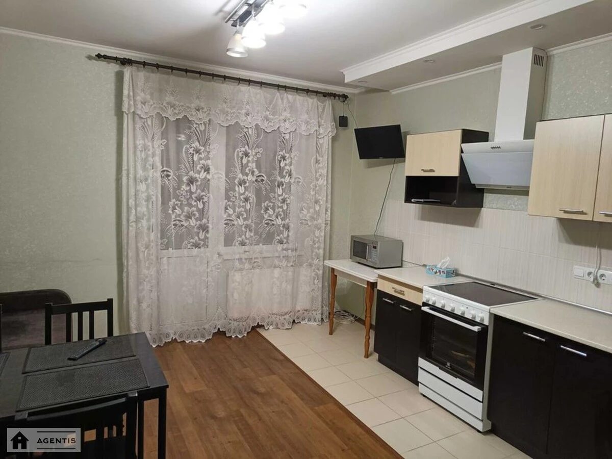 Сдам квартиру 1 комната, 54 m², 10 эт./28 этажей. 17, Харьковское 17, Киев. 