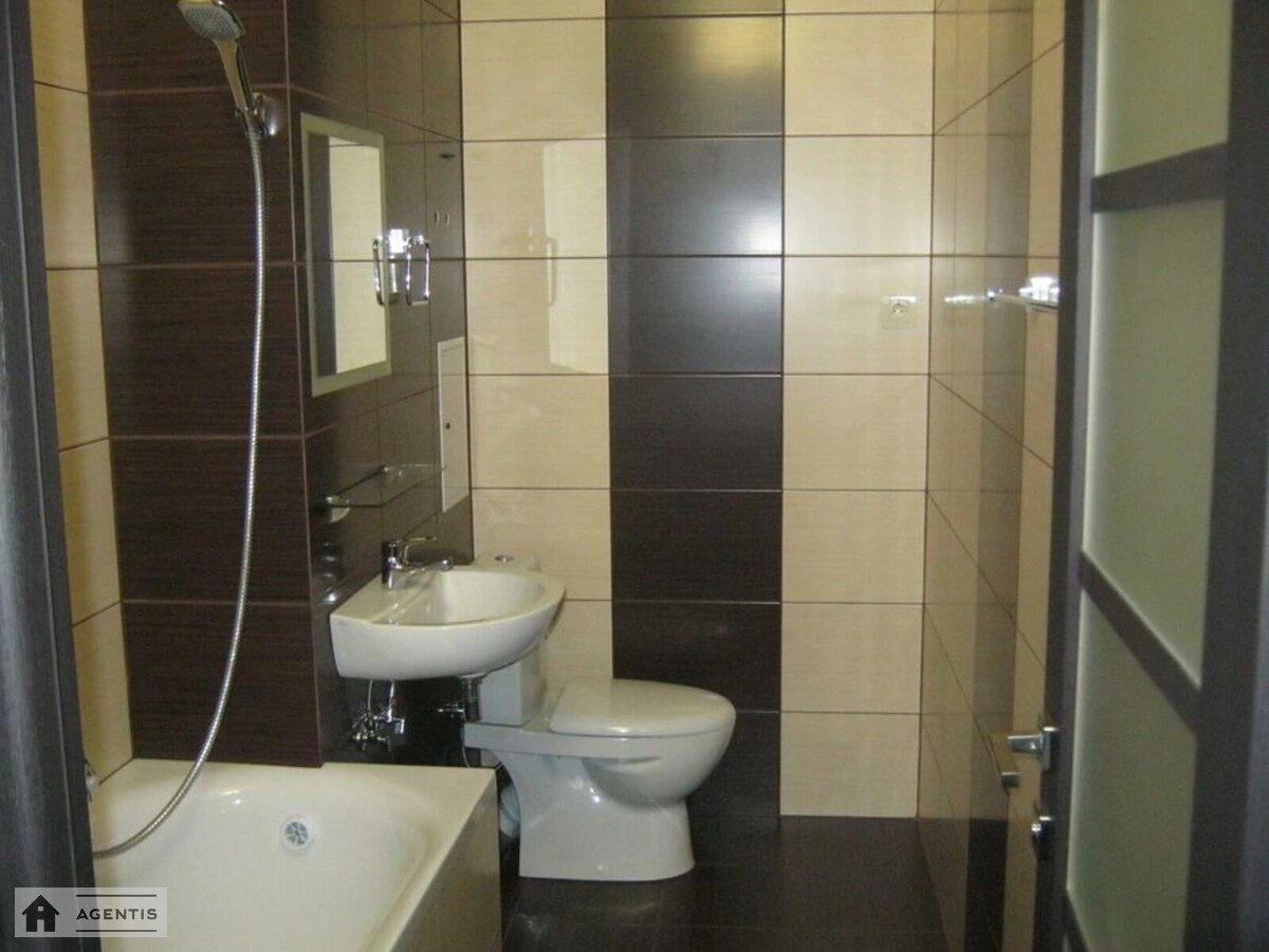 Сдам квартиру 1 комната, 40 m², 8 эт./32 этажа. Жилянская, Киев. 