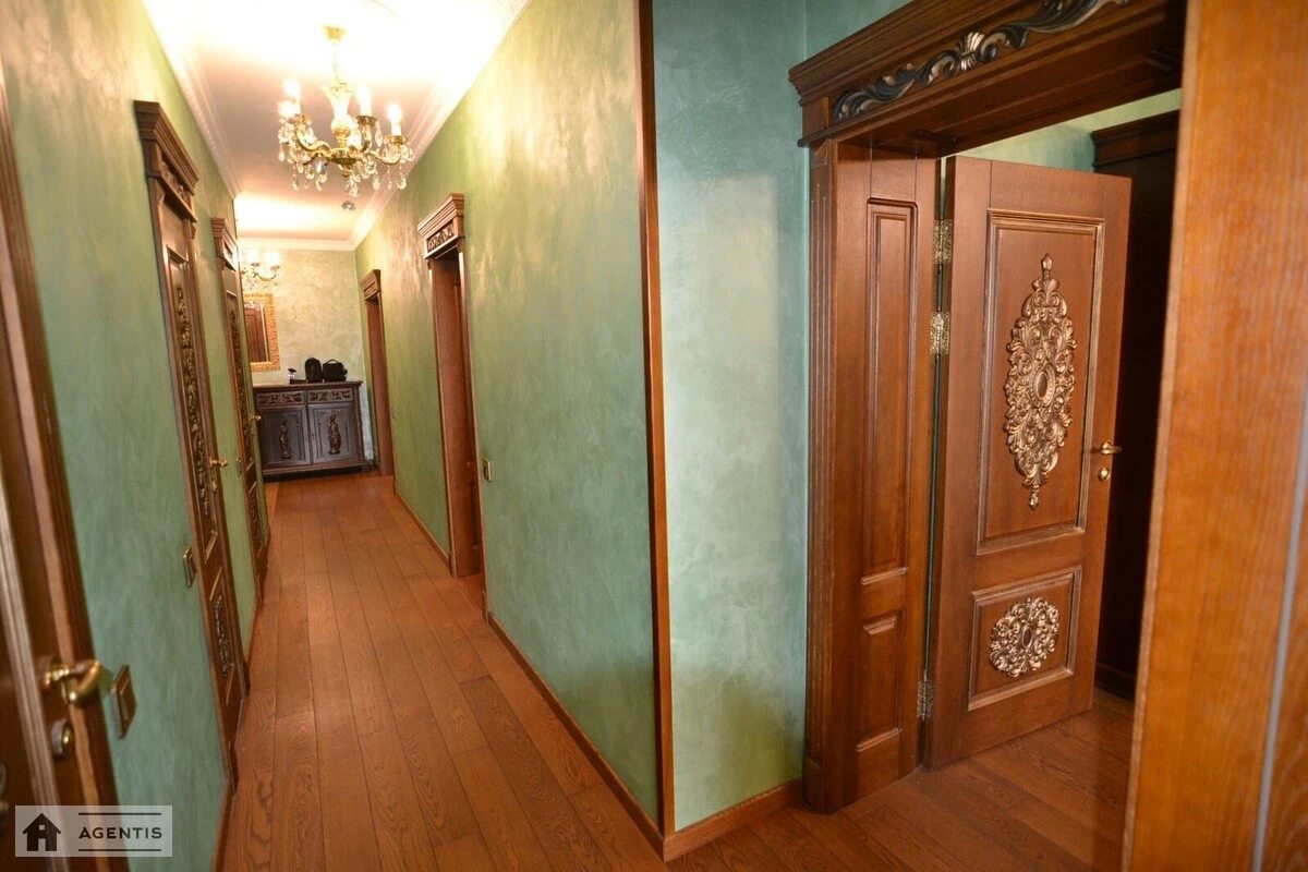 Сдам квартиру 4 комнаты, 106 m², 9 эт./16 этажей. Князя Романа Мстиславича, Киев. 