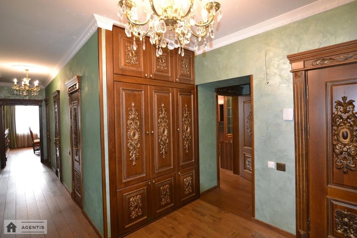 Сдам квартиру 4 комнаты, 106 m², 9 эт./16 этажей. Князя Романа Мстиславича, Киев. 