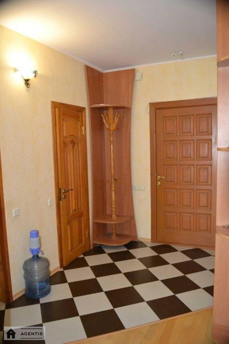 Здам квартиру 2 кімнати, 65 m², 3 пов./22 поверхи. Дарницький район, Київ. 