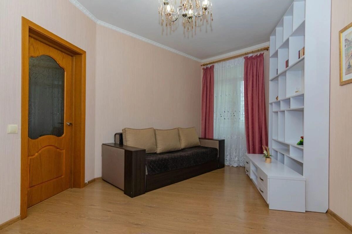 Apartments for sale 1 room, 45 m², 3rd fl./5 floors. 6, Kozatska , Vyshneve. 