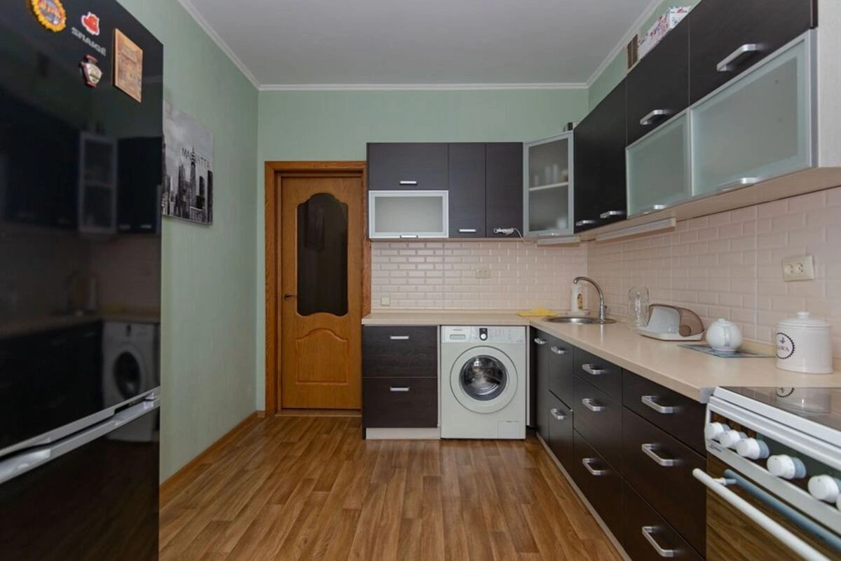 Apartments for sale 1 room, 45 m², 3rd fl./5 floors. 6, Kozatska , Vyshneve. 