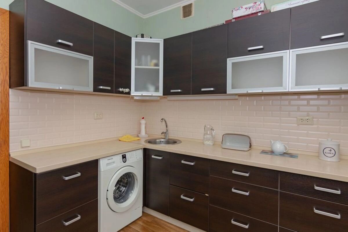 Apartments for sale 1 room, 45 m², 3rd fl./5 floors. 6, Kozatska , Vyshneve. 