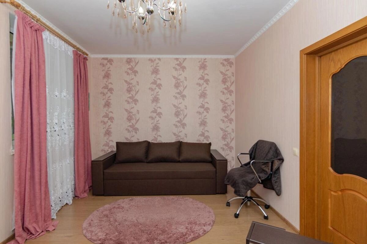 Apartments for sale 1 room, 45 m², 3rd fl./5 floors. 6, Kozatska , Vyshneve. 