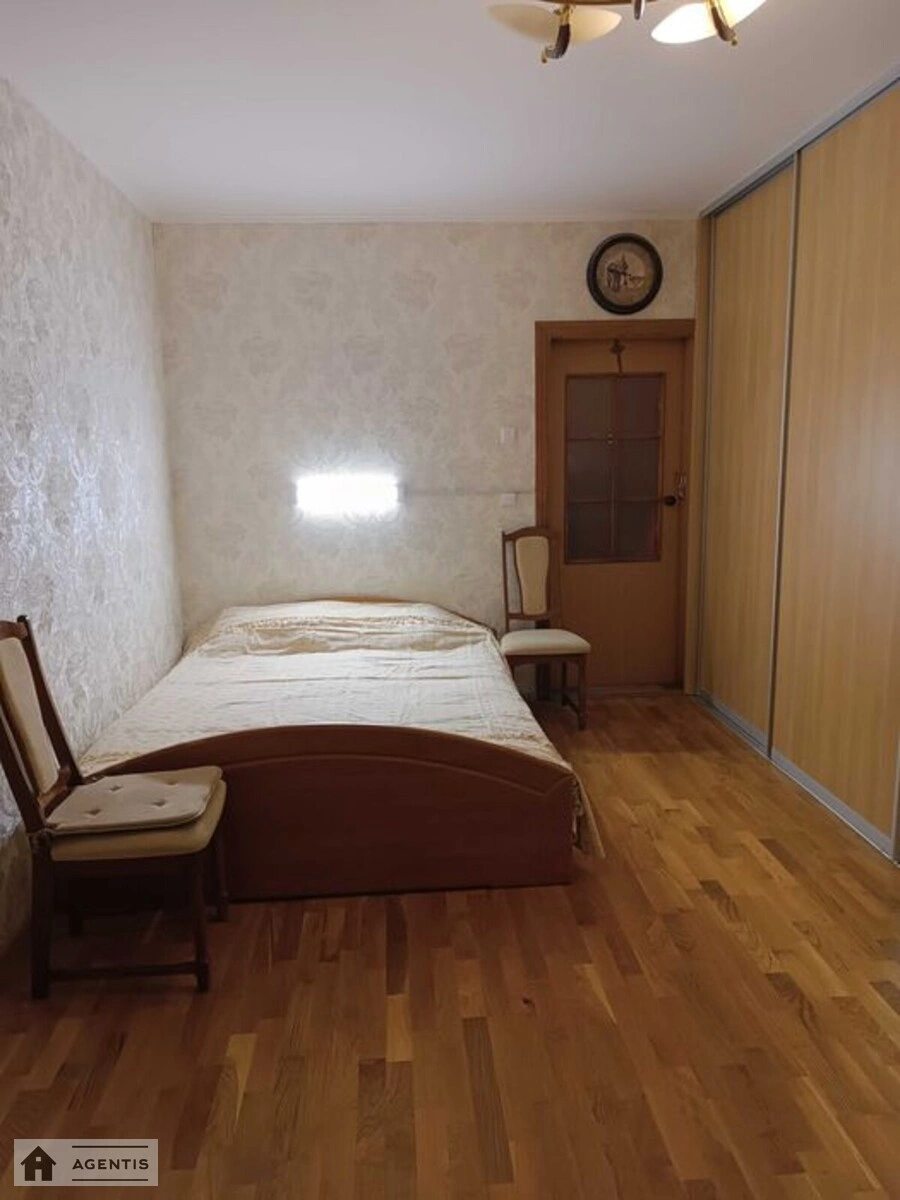 Здам квартиру 2 кімнати, 63 m², 9 пов./19 поверхів. 1, Драгоманова 1, Київ. 