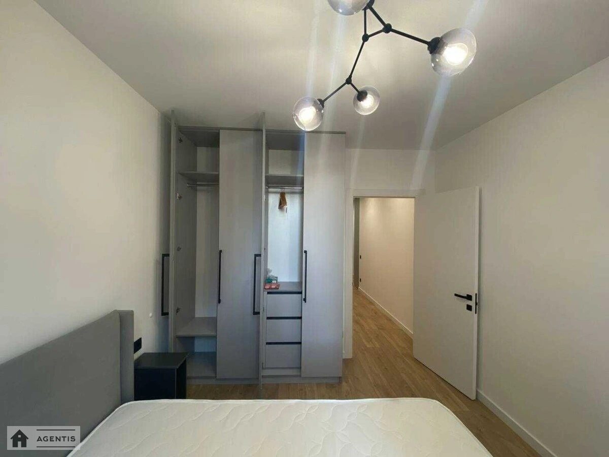 Здам квартиру 2 кімнати, 43 m², 3 пов./9 поверхів. Салютна, Київ. 