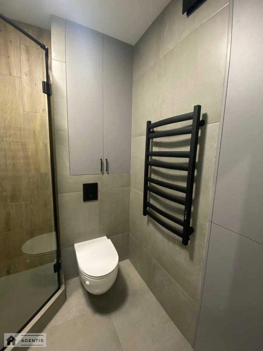 Здам квартиру 2 кімнати, 43 m², 3 пов./9 поверхів. Салютна, Київ. 