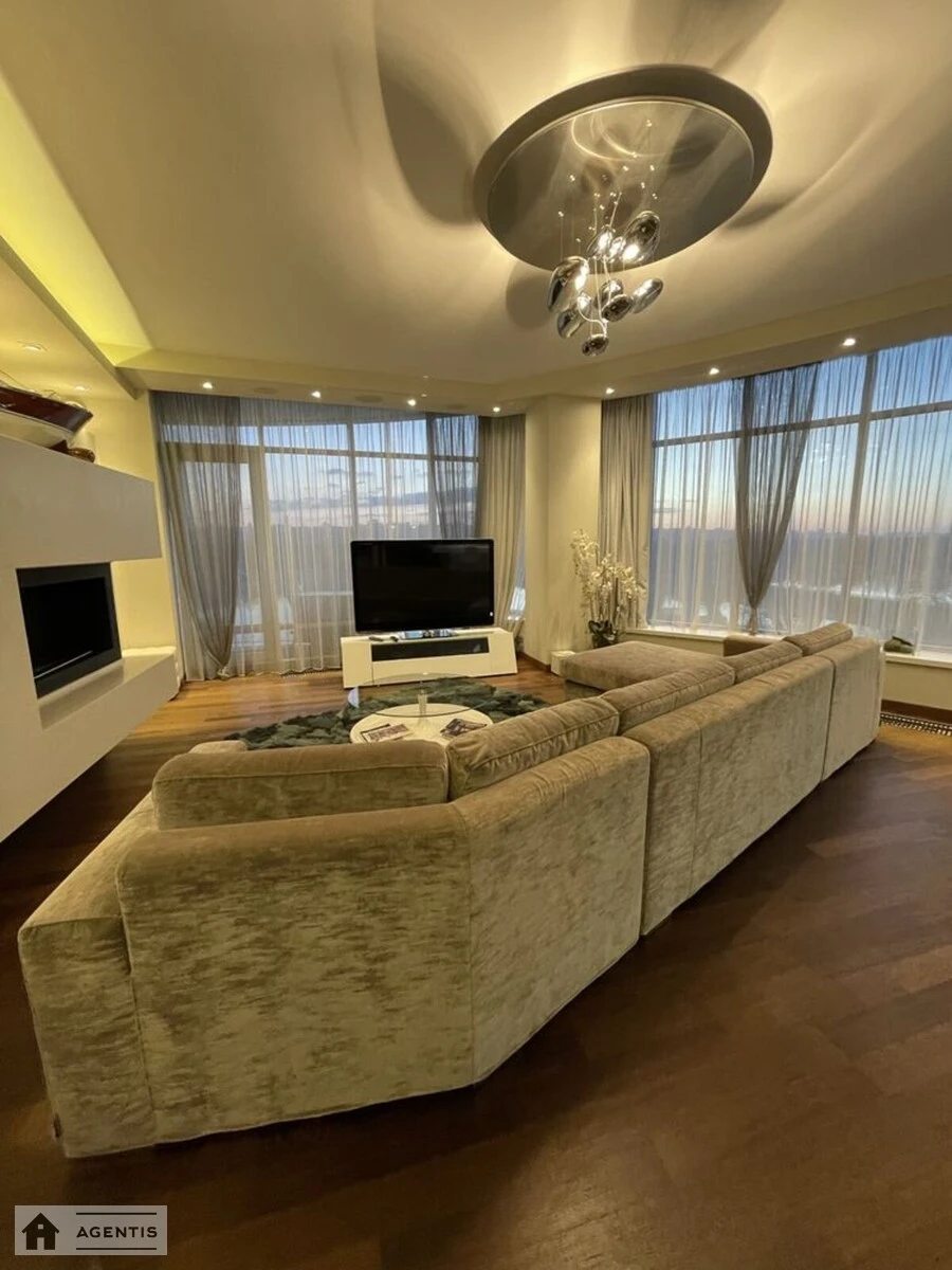 Apartment for rent 4 rooms, 156 m², 7th fl./14 floors. Alimpiya Halyka vul. Malozemelna, Kyiv. 