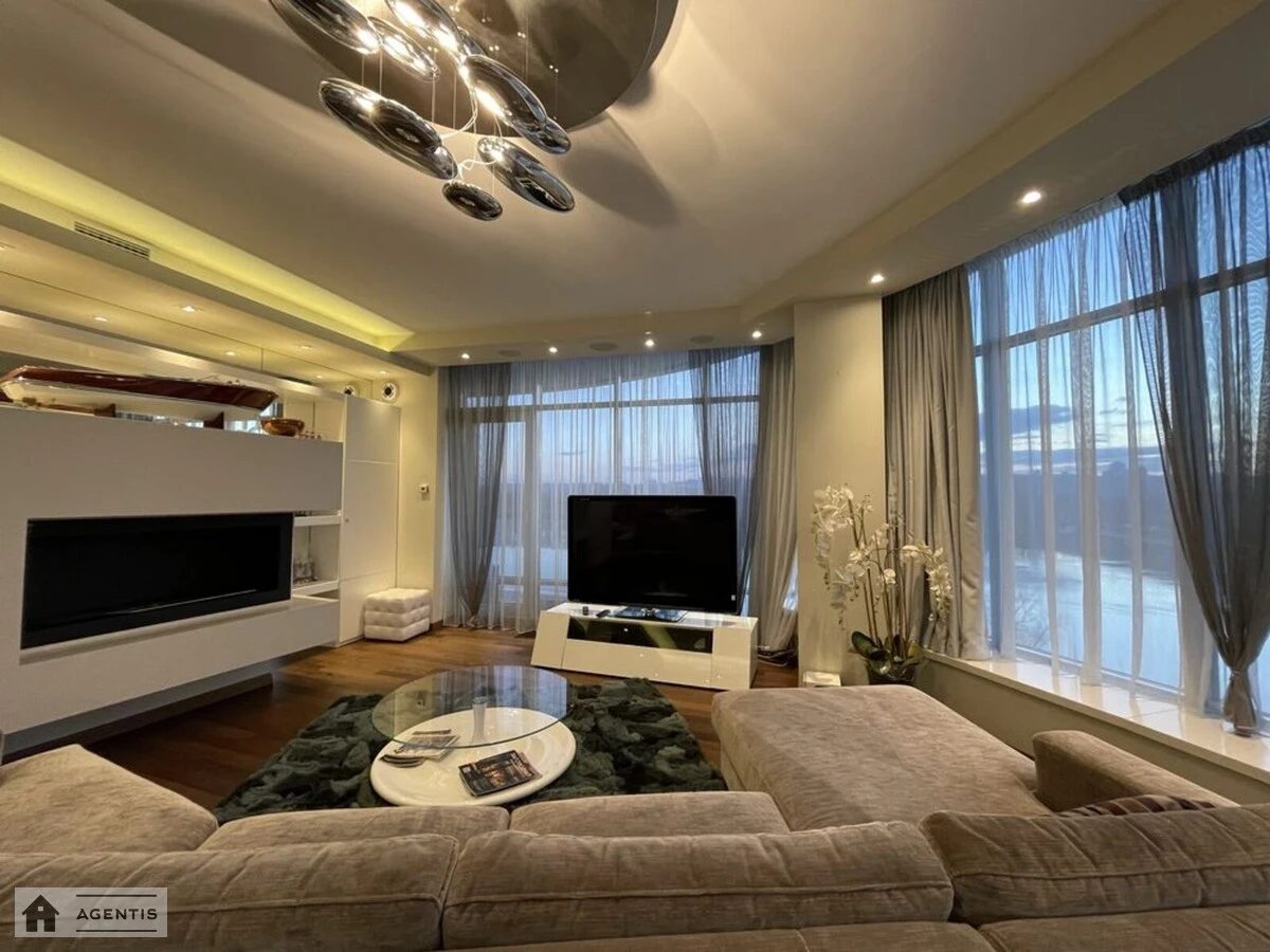 Apartment for rent 4 rooms, 156 m², 7th fl./14 floors. Alimpiya Halyka vul. Malozemelna, Kyiv. 