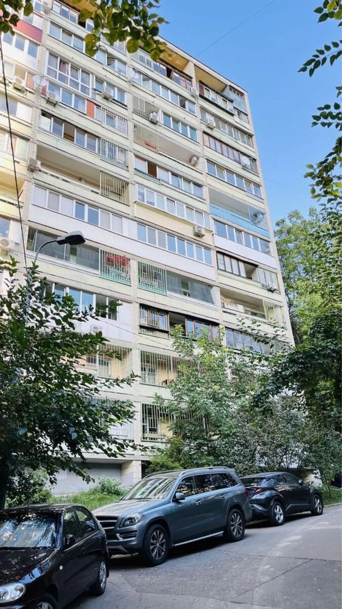 Apartment for rent 2 rooms, 65 m², 4th fl./10 floors. 10, Pecherskiy 10, Kyiv. 