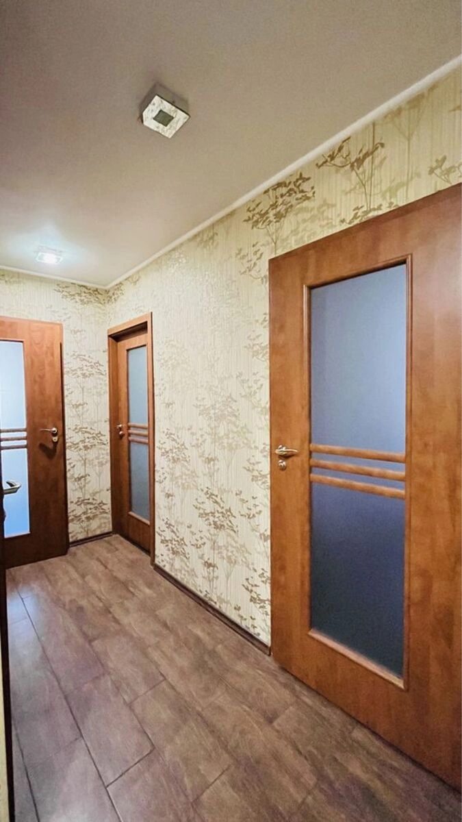 Apartment for rent 2 rooms, 65 m², 4th fl./10 floors. 10, Pecherskiy 10, Kyiv. 