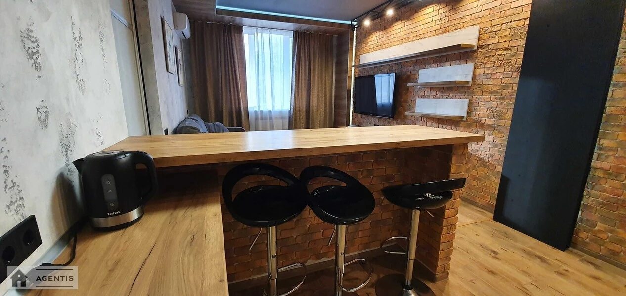 Сдам квартиру 2 комнаты, 52 m², 5 эт./25 этажей. 10, Самійла Кішки вул. (Маршала Конєва), Киев. 