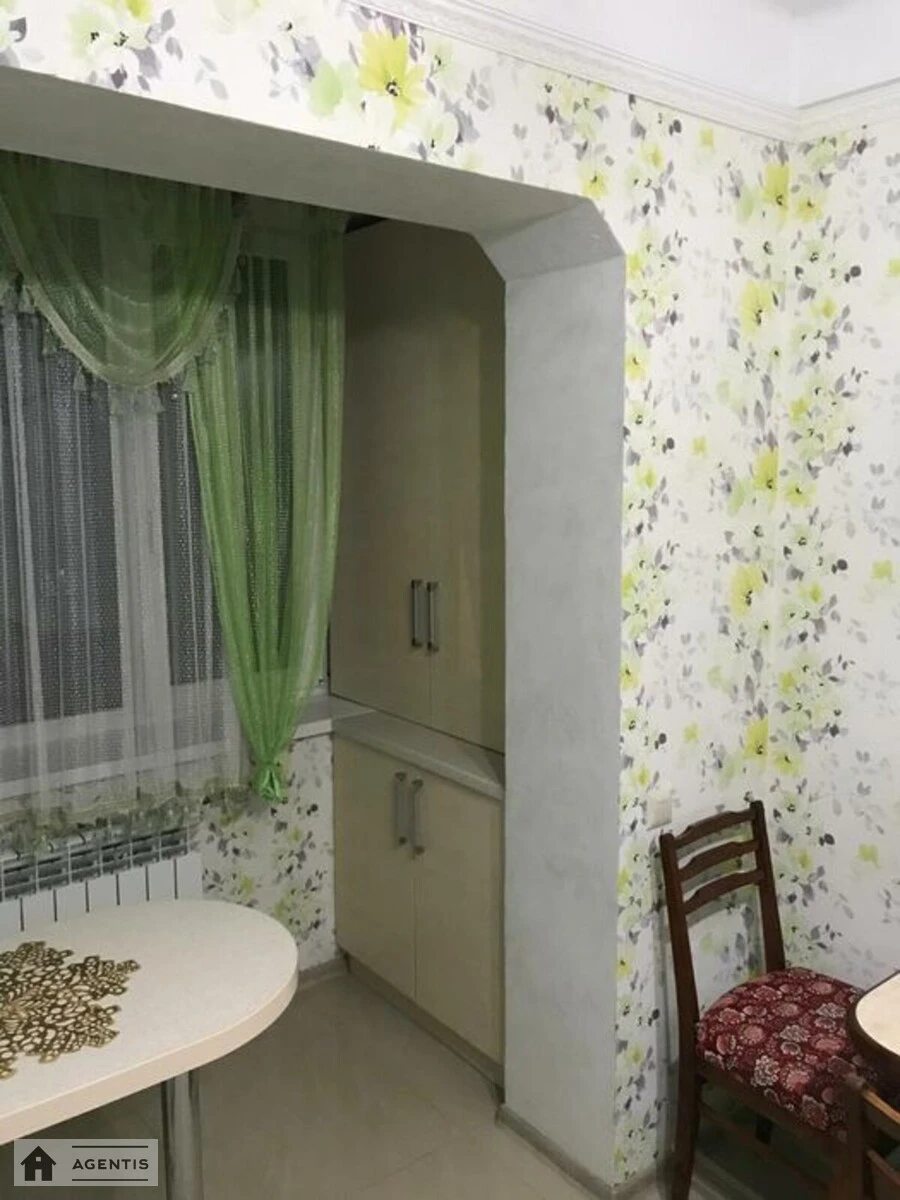 Здам квартиру 1 кімната, 42 m², 4 пов./9 поверхів. Оболонський район, Київ. 