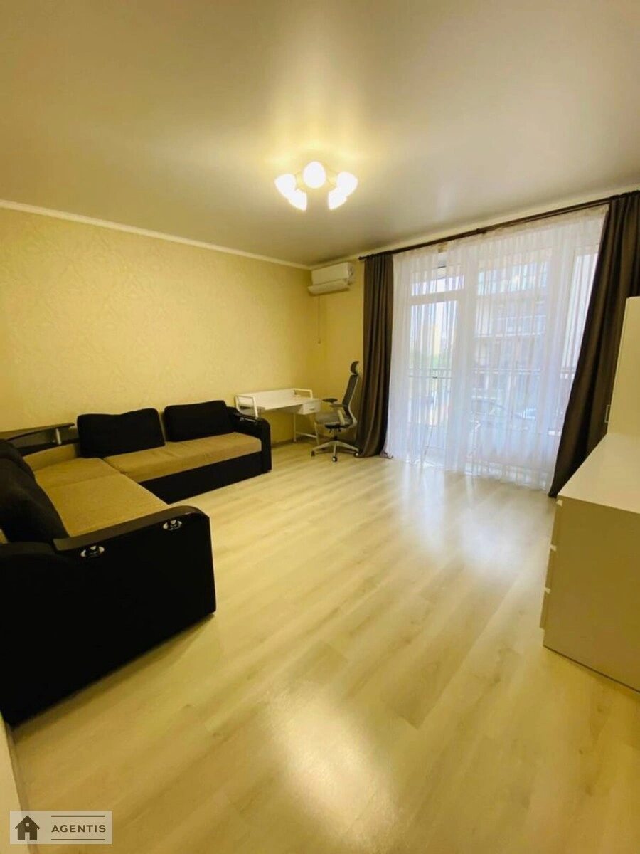 Apartment for rent 2 rooms, 56 m², 2nd fl./5 floors. 20, Serhiya Danchenka vul., Kyiv. 