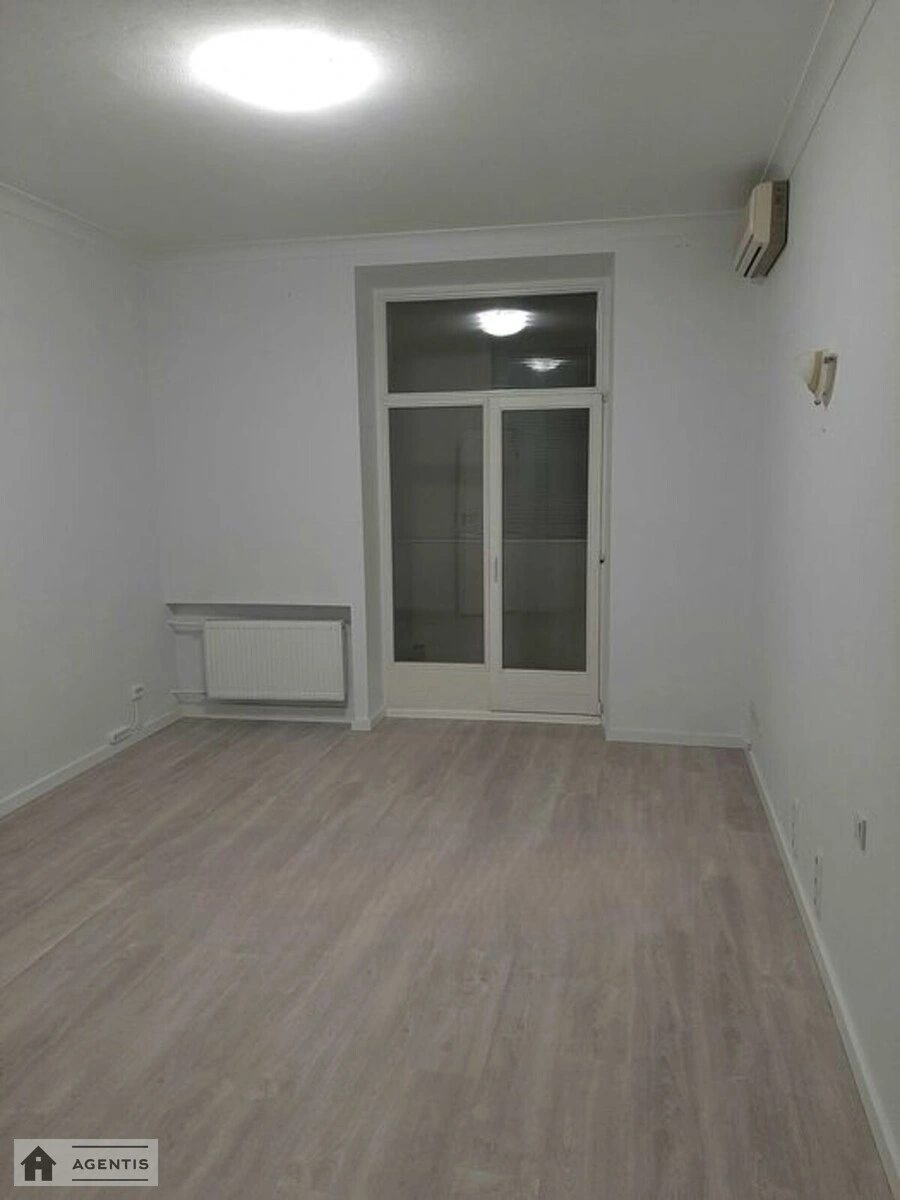 Apartment for rent 3 rooms, 95 m², 2nd fl./4 floors. 108, Velyka Vaselkivska 108, Kyiv. 