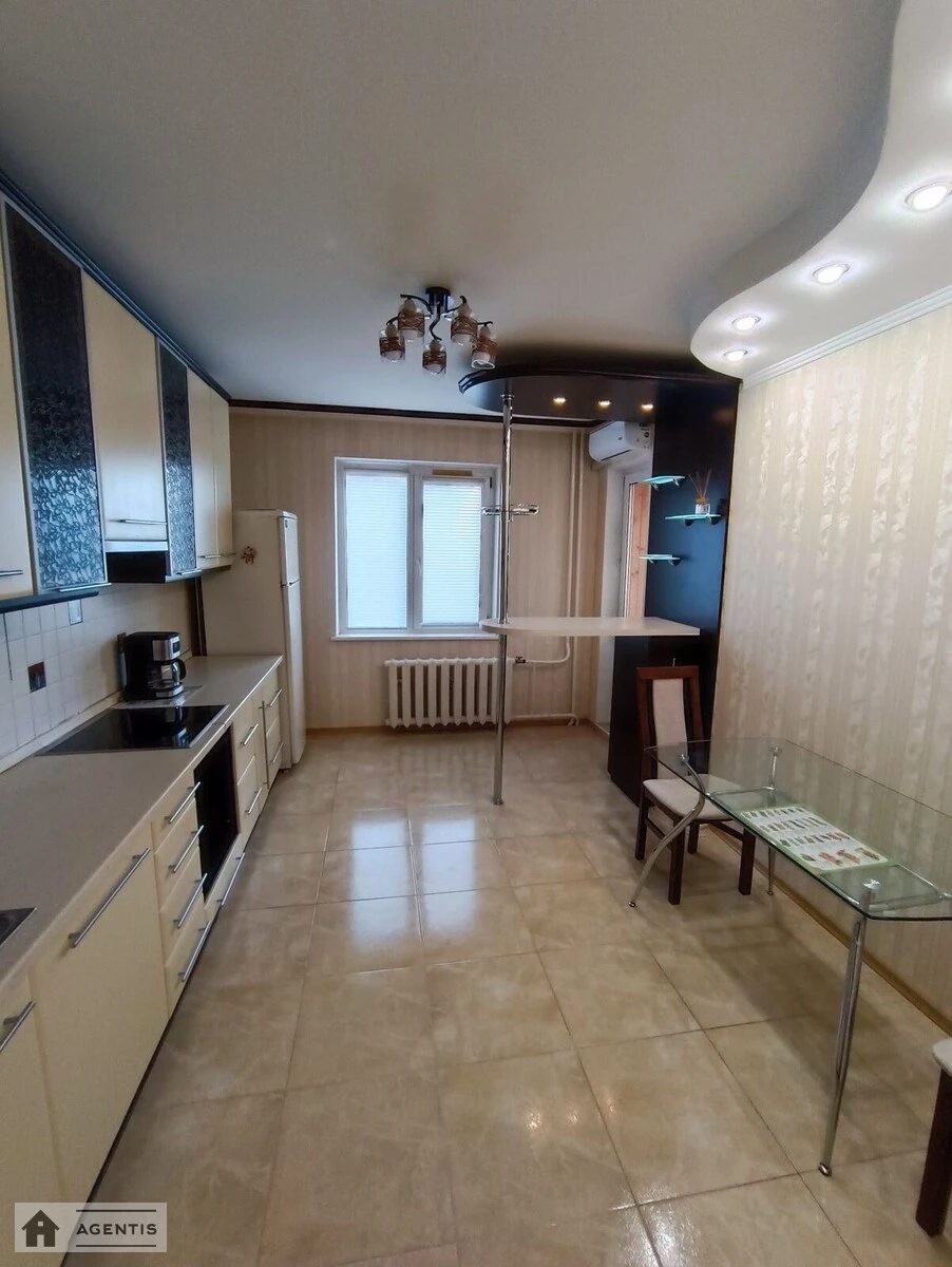 Сдам квартиру 1 комната, 48 m², 12 эт./22 этажа. Милославская, Киев. 