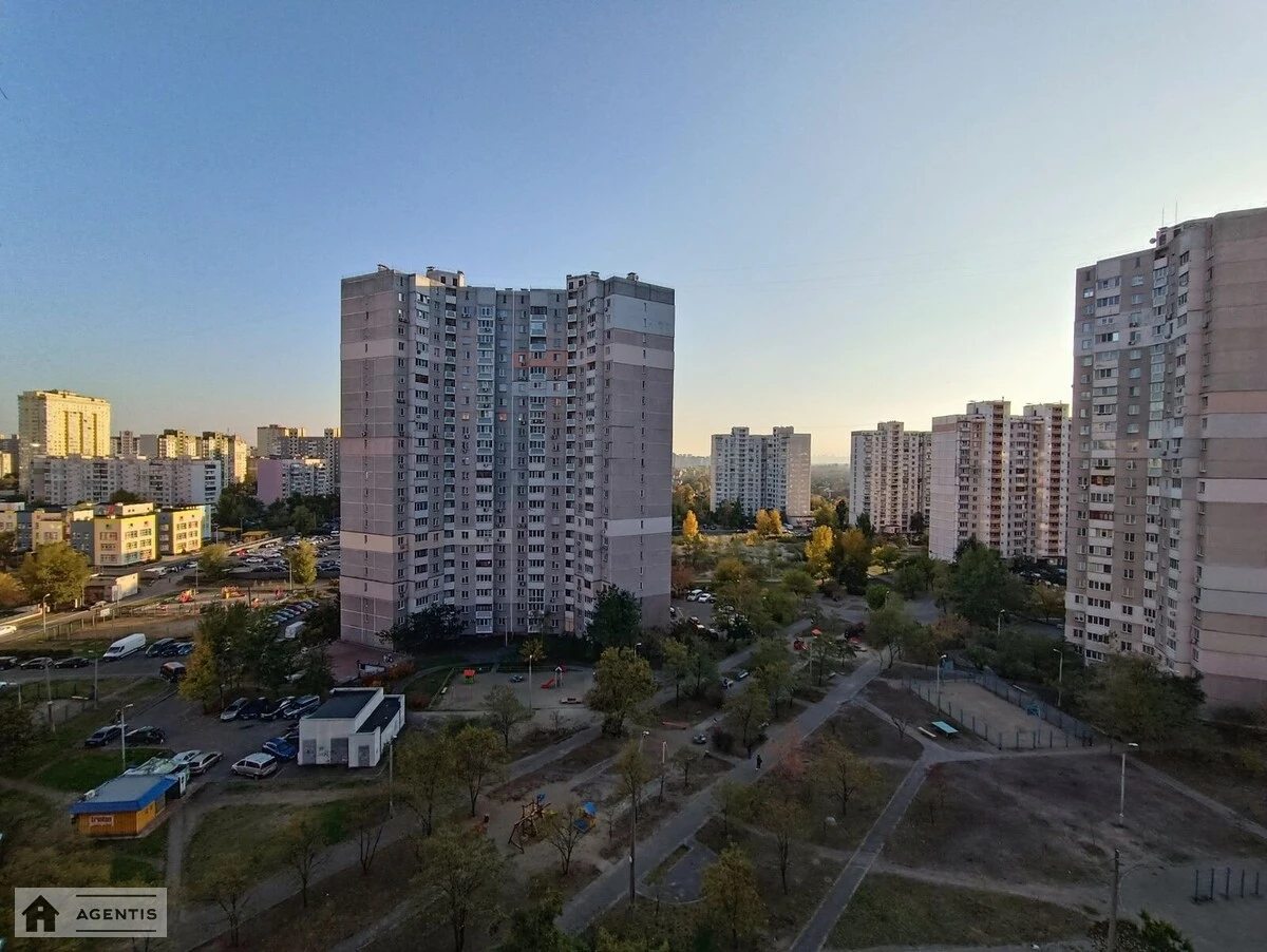 Сдам квартиру 1 комната, 48 m², 12 эт./22 этажа. Милославская, Киев. 