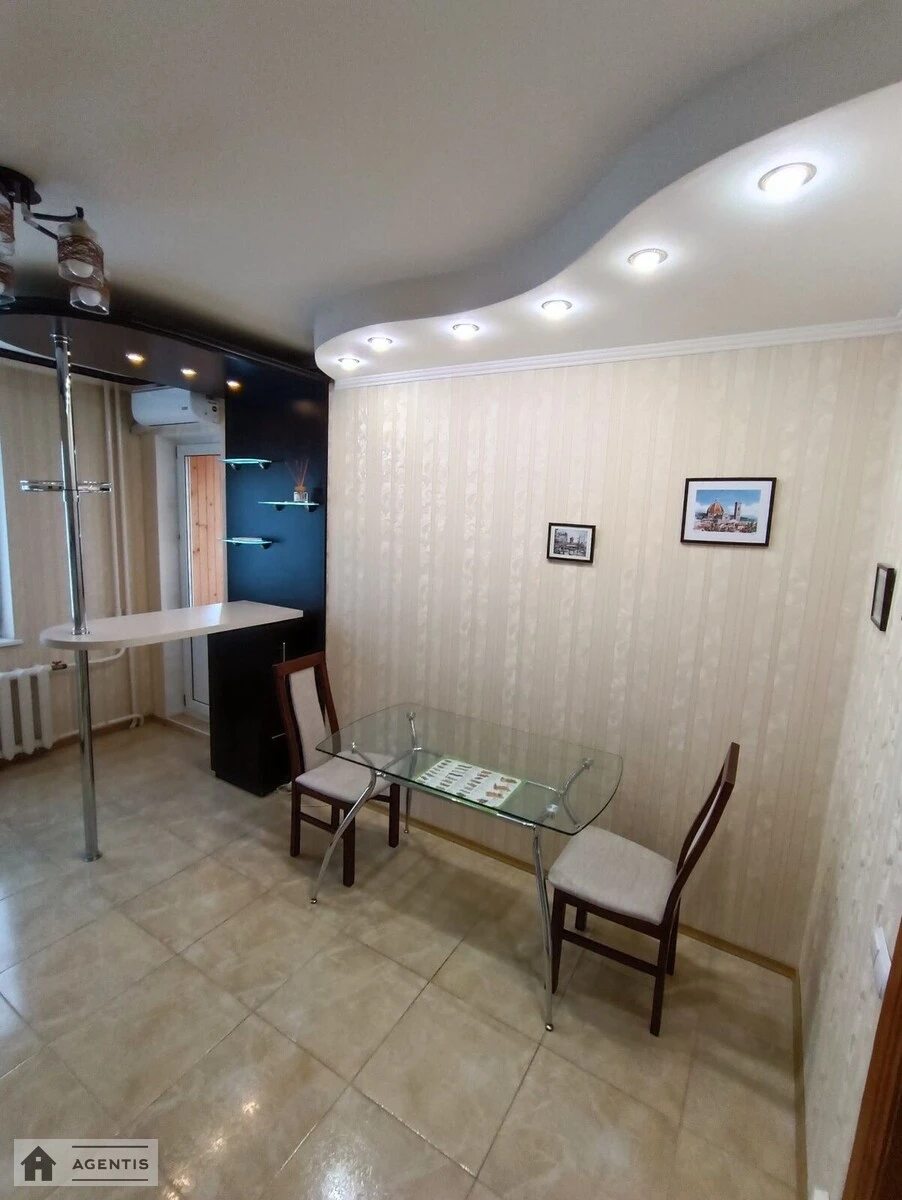 Apartment for rent 1 room, 48 m², 12th fl./22 floors. Miloslavska, Kyiv. 