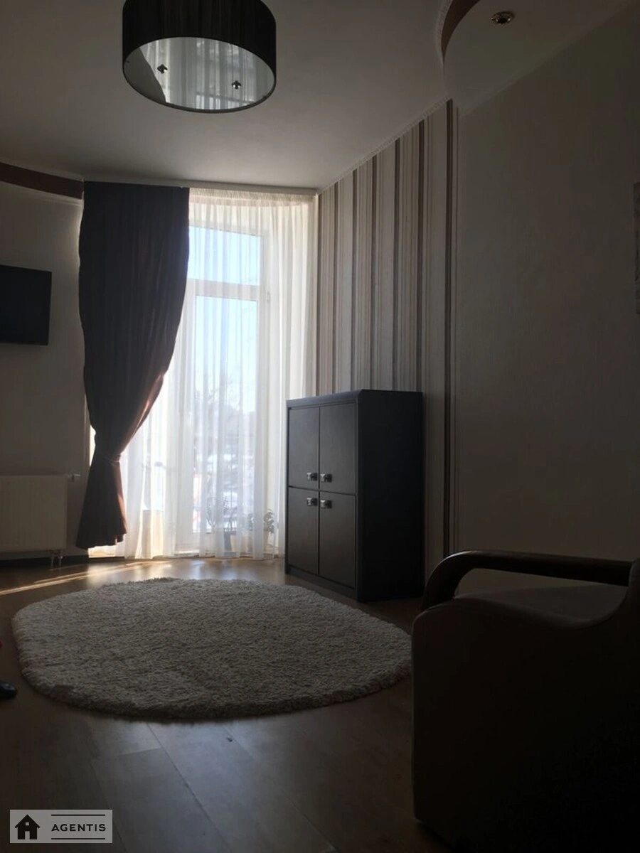 Apartment for rent 1 room, 39 m², 2nd fl./10 floors. Regeneratorna, Kyiv. 