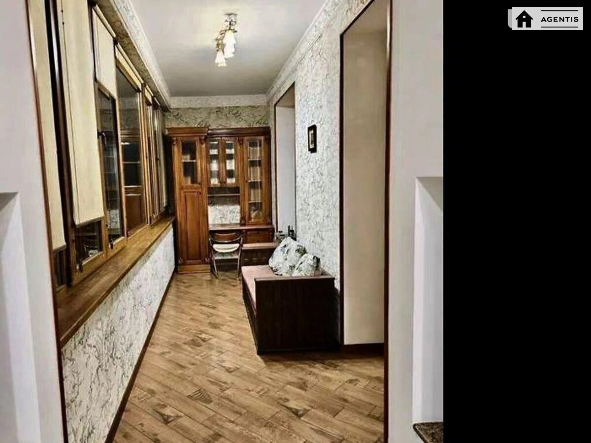 Здам квартиру 2 кімнати, 81 m², 3 пов./4 поверхи. 104, Саксаганського 104, Київ. 