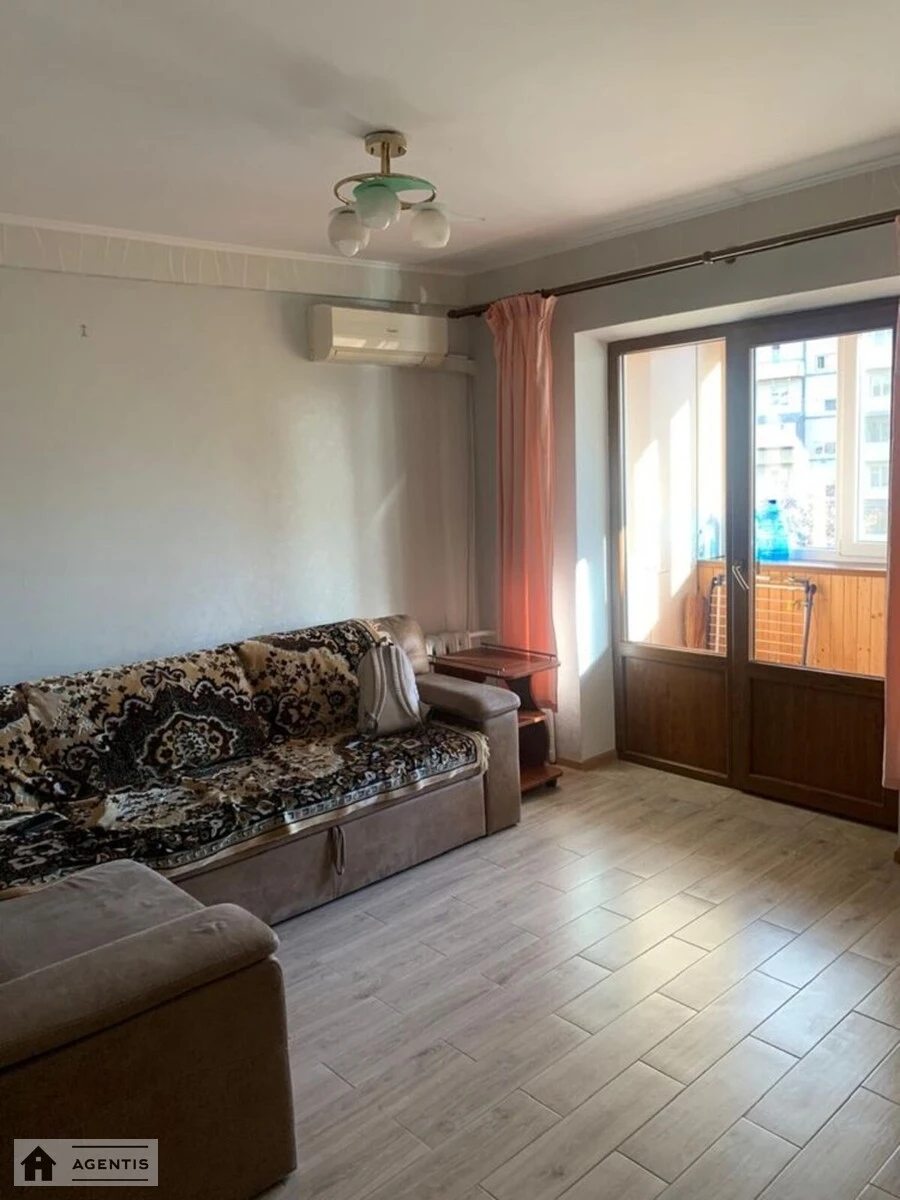 Сдам квартиру 2 комнаты, 49 m², 7 эт./9 этажей. Святошинский район, Киев. 