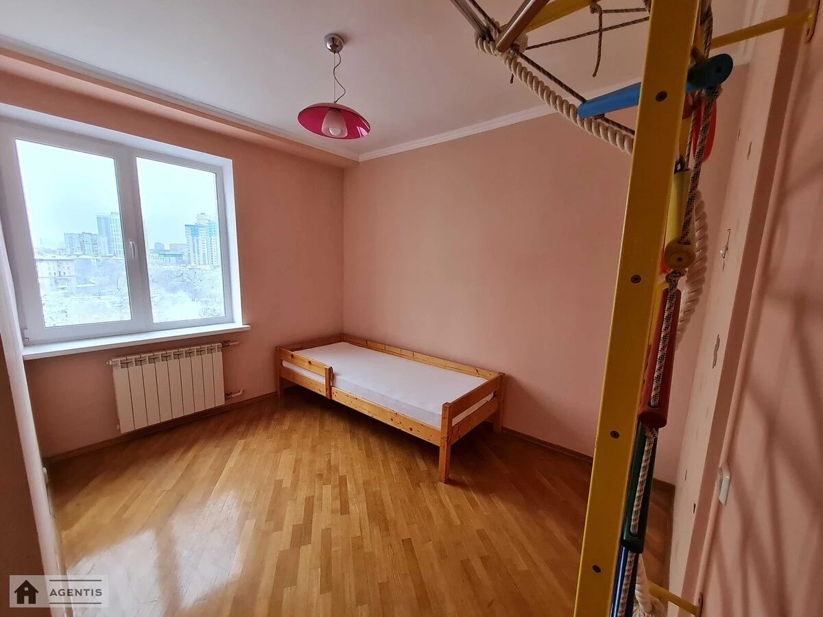 Сдам квартиру 4 комнаты, 85 m², 8 эт./9 этажей. 3, Татарская 3, Киев. 