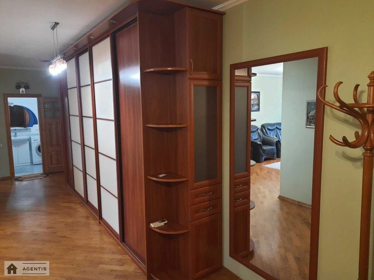 Apartment for rent 3 rooms, 104 m², 11th fl./16 floors. Darnytskyy rayon, Kyiv. 