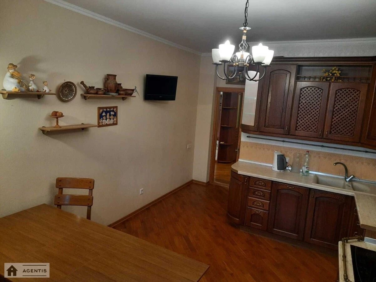 Apartment for rent 3 rooms, 104 m², 11th fl./16 floors. Darnytskyy rayon, Kyiv. 