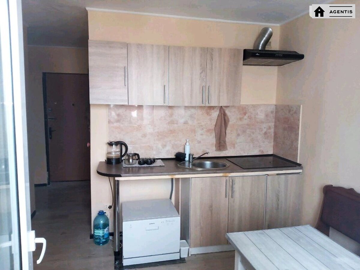 Сдам квартиру 1 комната, 31 m², 14 эт./16 этажей. 47, Вышгородская 47, Киев. 