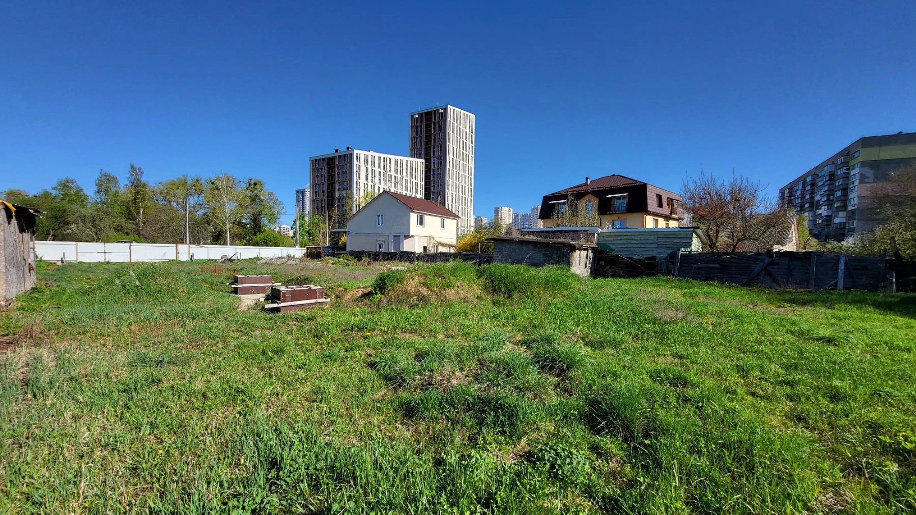 Ділянка в центрі Броварів по вул. Київська. Власник