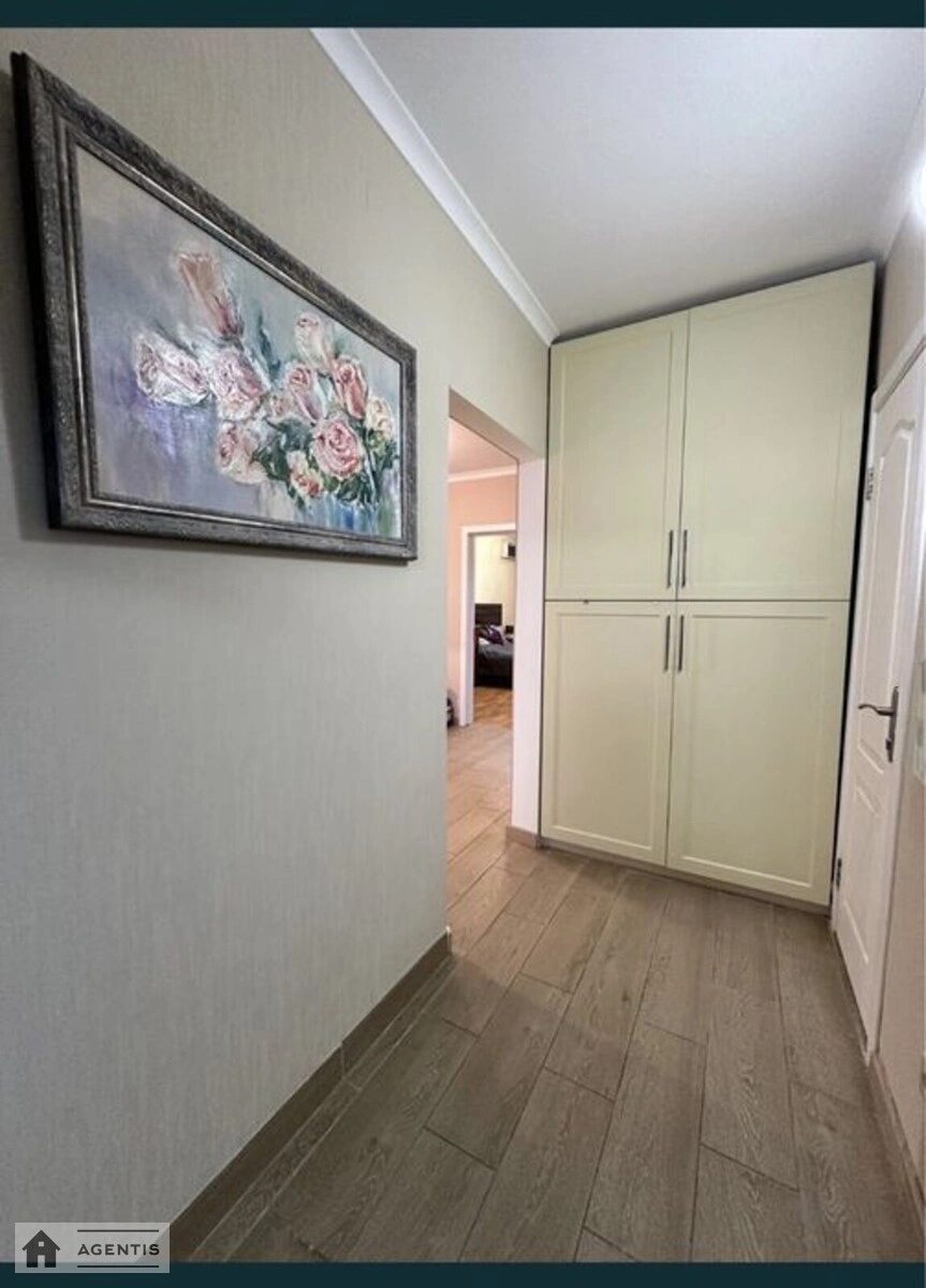 Сдам квартиру 2 комнаты, 66 m², 16 эт./16 этажей. 9, Братиславская 9, Киев. 