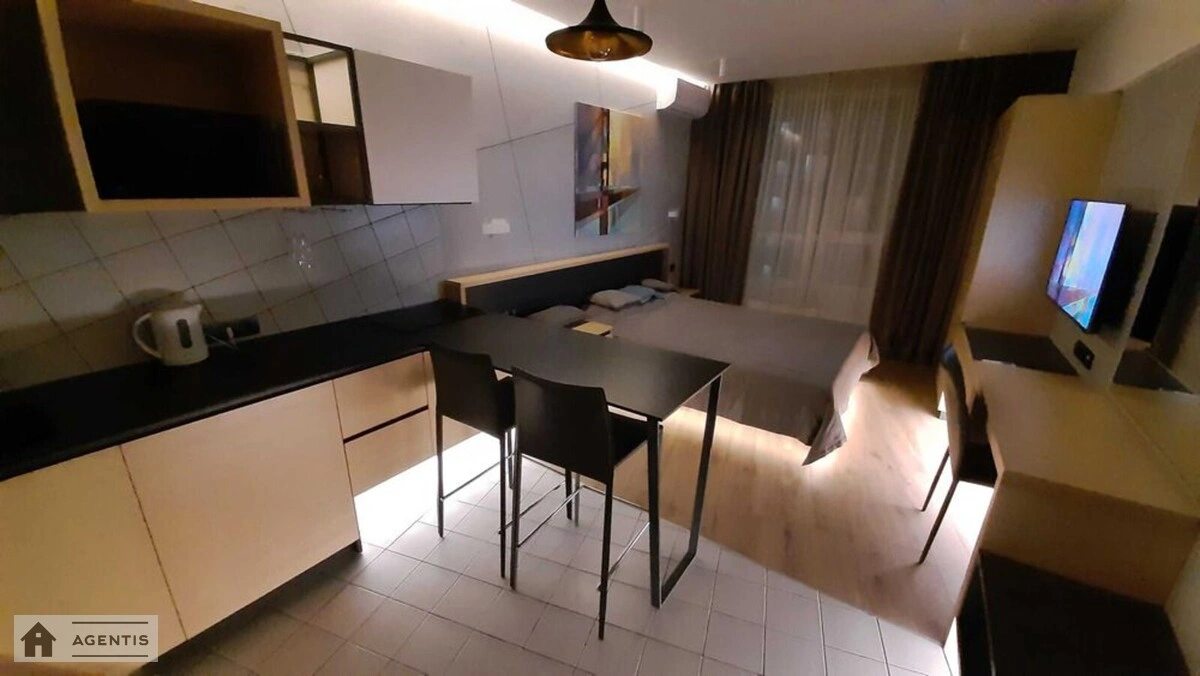 Сдам квартиру 1 комната, 23 m², 22 эт./22 этажа. Заречная, Киев. 