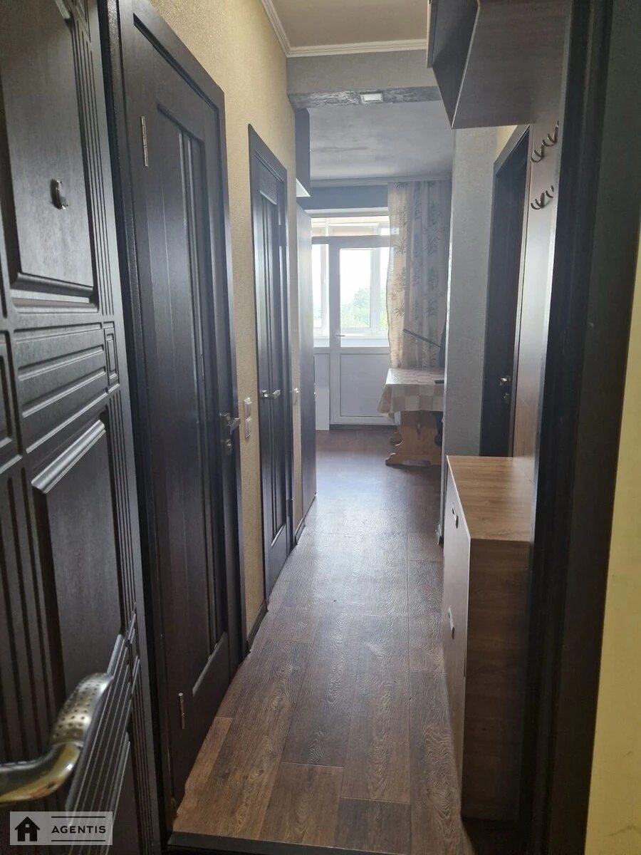 Здам квартиру 1 кімната, 35 m², 2 пов./4 поверхи. 2, Степана Рудницького вул., Київ. 