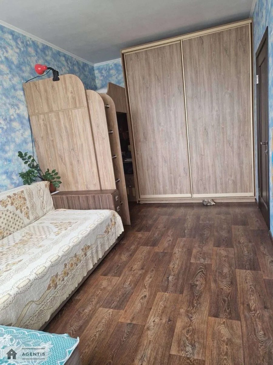 Здам квартиру 1 кімната, 35 m², 2 пов./4 поверхи. 2, Степана Рудницького вул., Київ. 