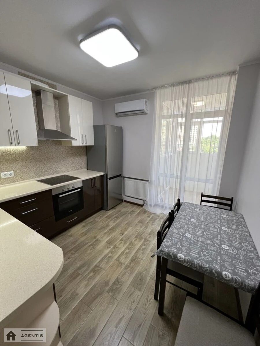 Сдам квартиру 1 комната, 46 m², 2 эт./24 этажа. 4, Кахи Бендукідзе вул., Киев. 