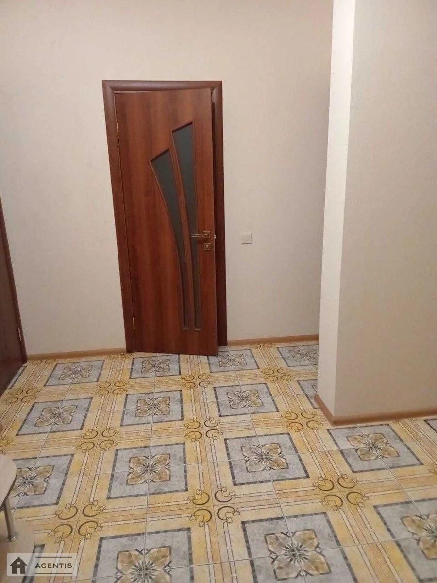 Здам квартиру 2 кімнати, 67 m², 2 пов./8 поверхів. Метрологічна, Київ. 