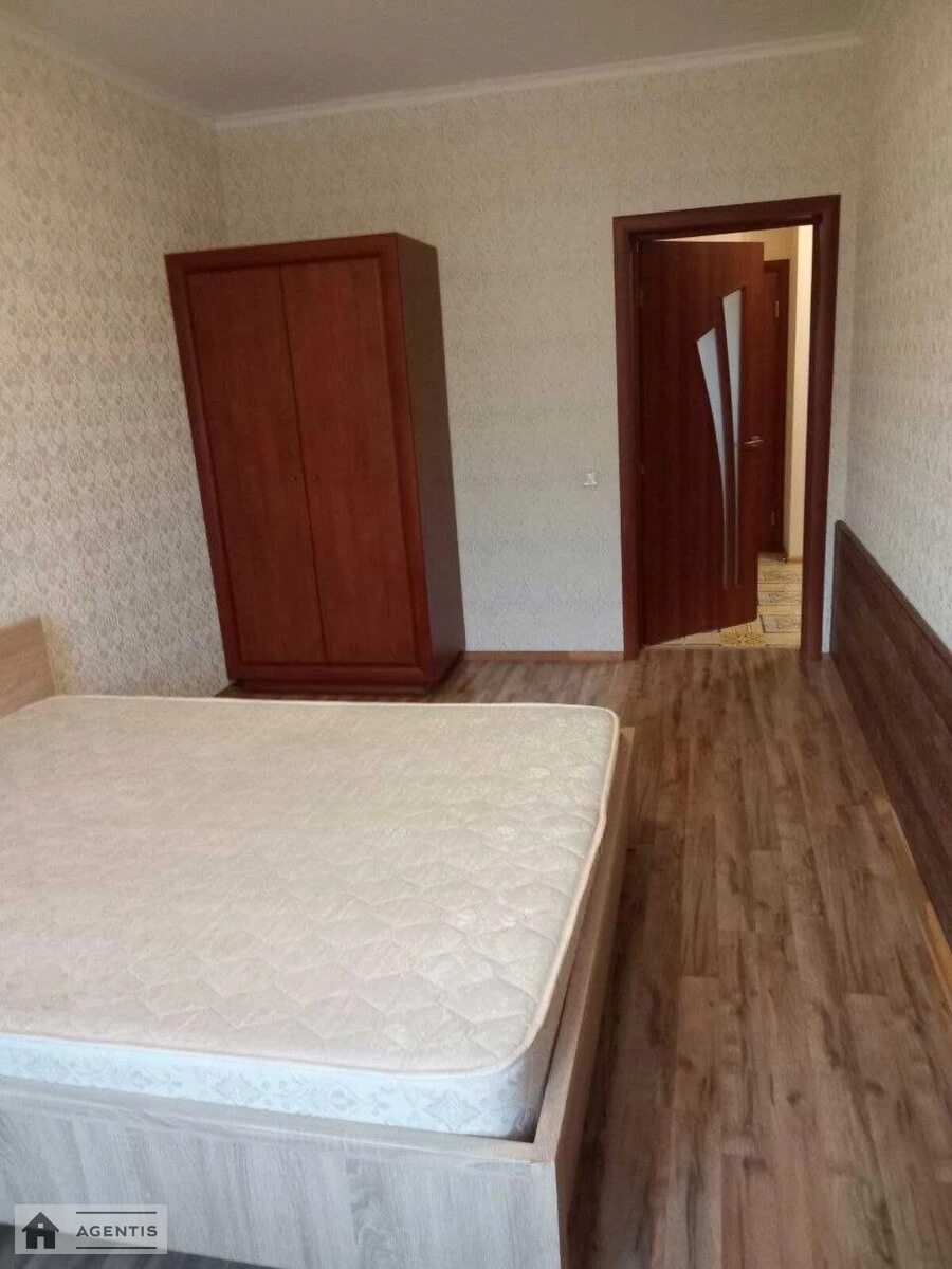 Apartment for rent 2 rooms, 67 m², 2nd fl./8 floors. Metrologichna, Kyiv. 