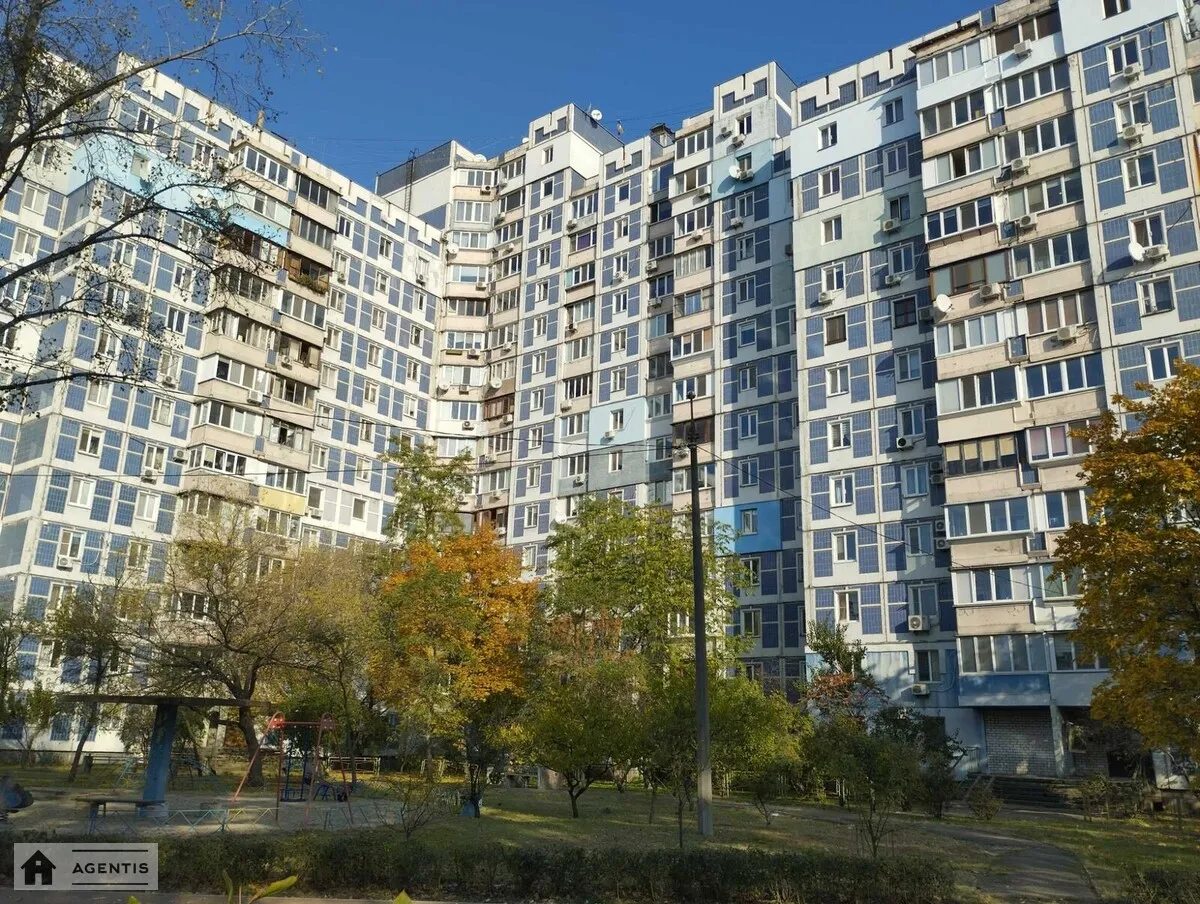 Сдам квартиру 1 комната, 43 m², 8 эт./16 этажей. 5, Йорданська вул. (Лайоша Гавро), Киев. 