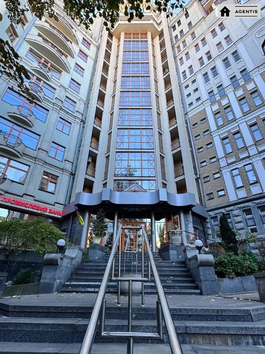 Сдам квартиру 5 комнат, 217 m², 9 эт./13 этажей. 11, Тараса Шевченка бульв., Киев. 